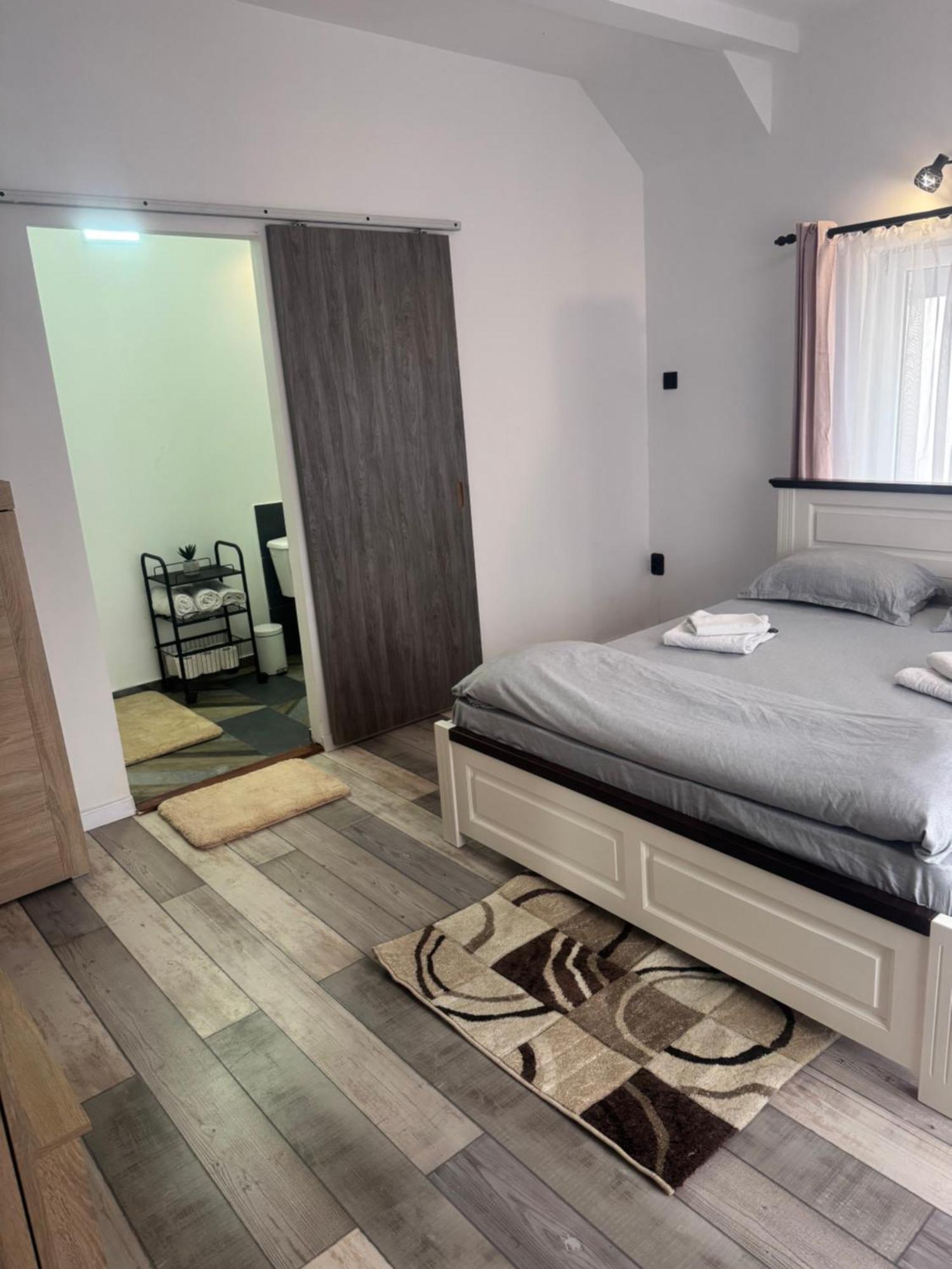 Compact House Apartment Cluj-Napoca Exterior photo